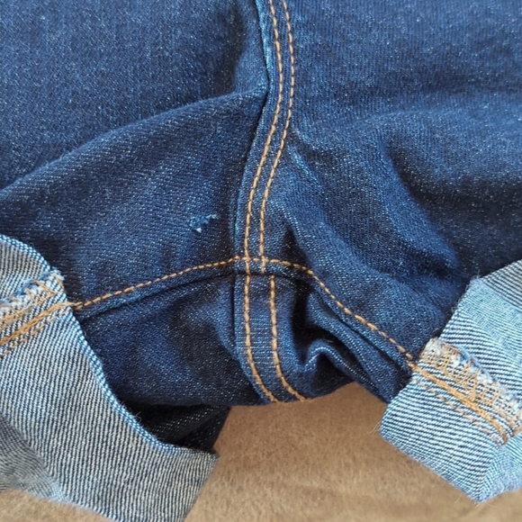 Old Navy Semi-Fitted Stretch Extensible Cuff Jean Shorts 2R Blue - Picture 16 of 16